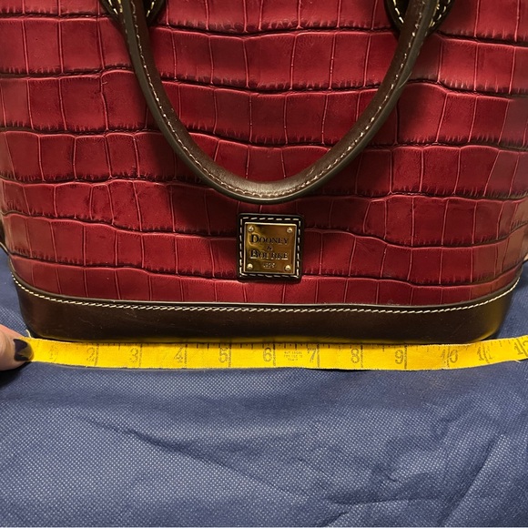 Timeless Dooney and Bourke satchel bag - Picture 5 of 7